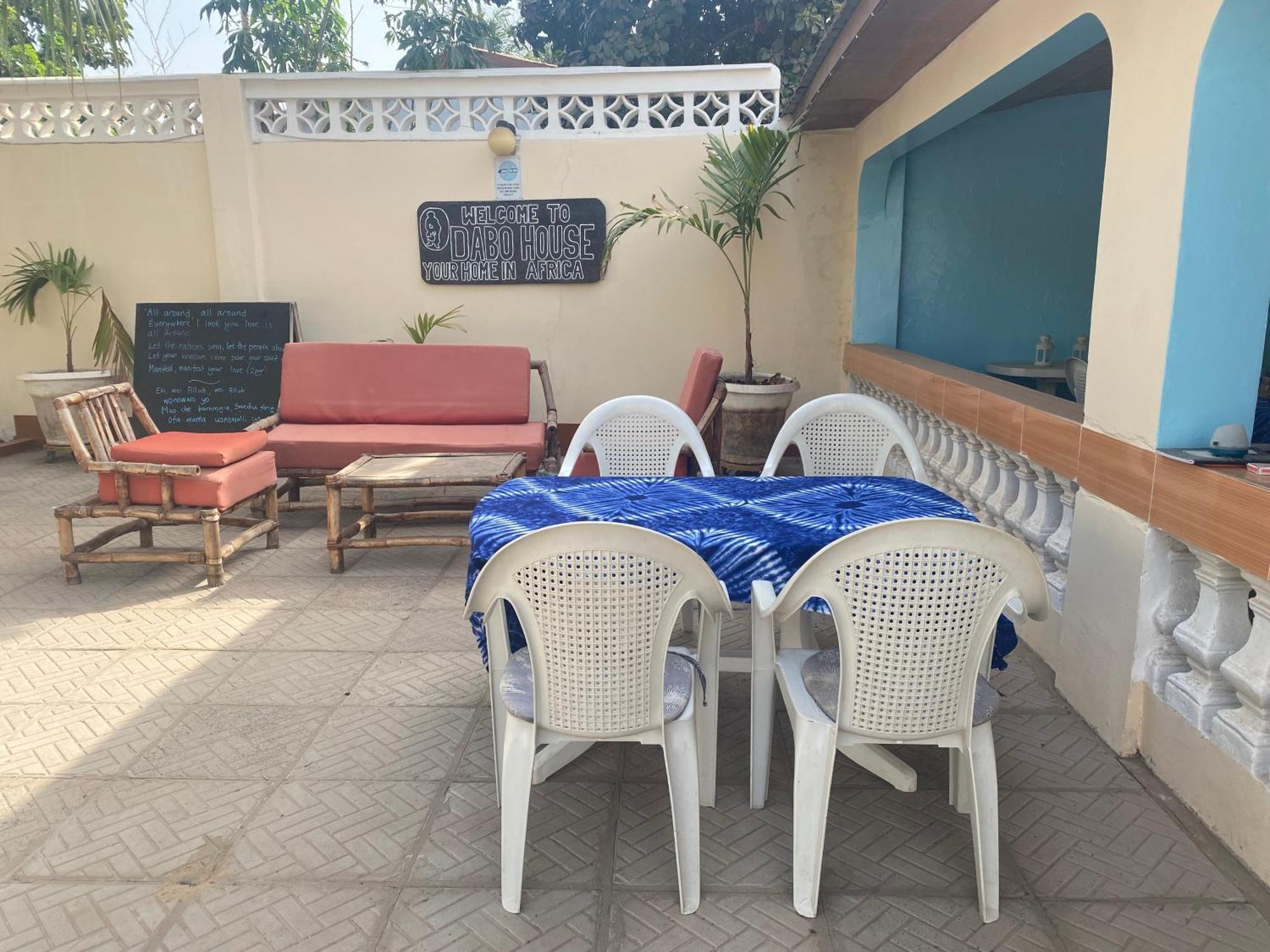Dabo House Brufut Exterior foto